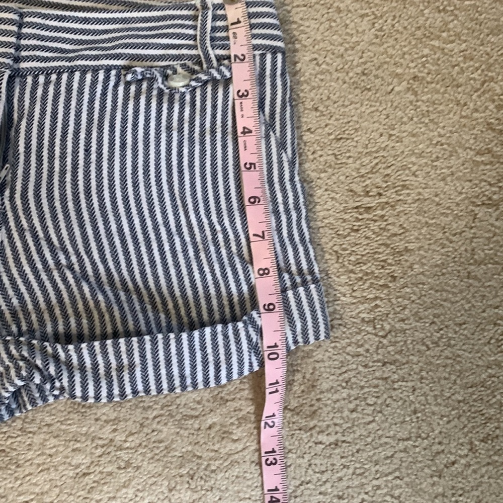 Express Linen Shorts - Picture 11 of 12